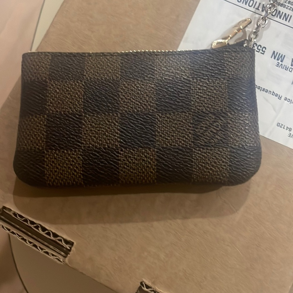 Almost new Louis Vuitton pouchette key pouch authentic